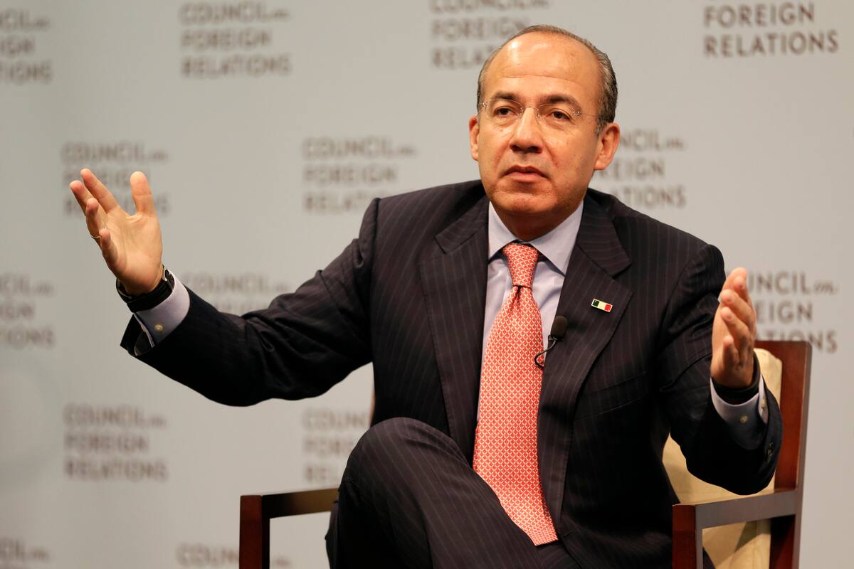 Yo sí pago impuestos: Responde Calderón a AMLO
