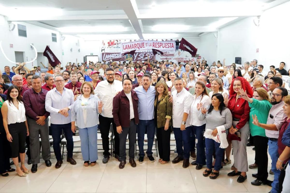 Javier Lamarque dialoga con más de 100 docentes sobre becas, transporte y educación en Sonora
