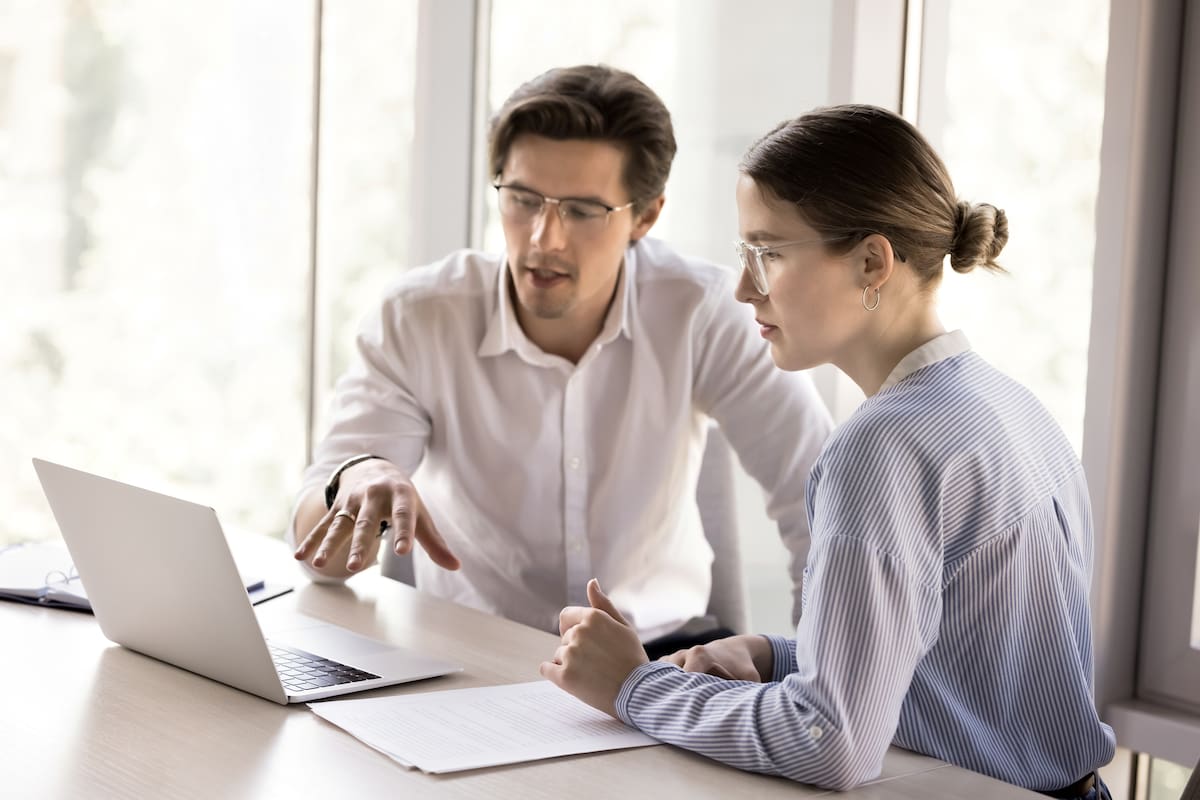 ¿Escuchas, o sólo estás en silencio?