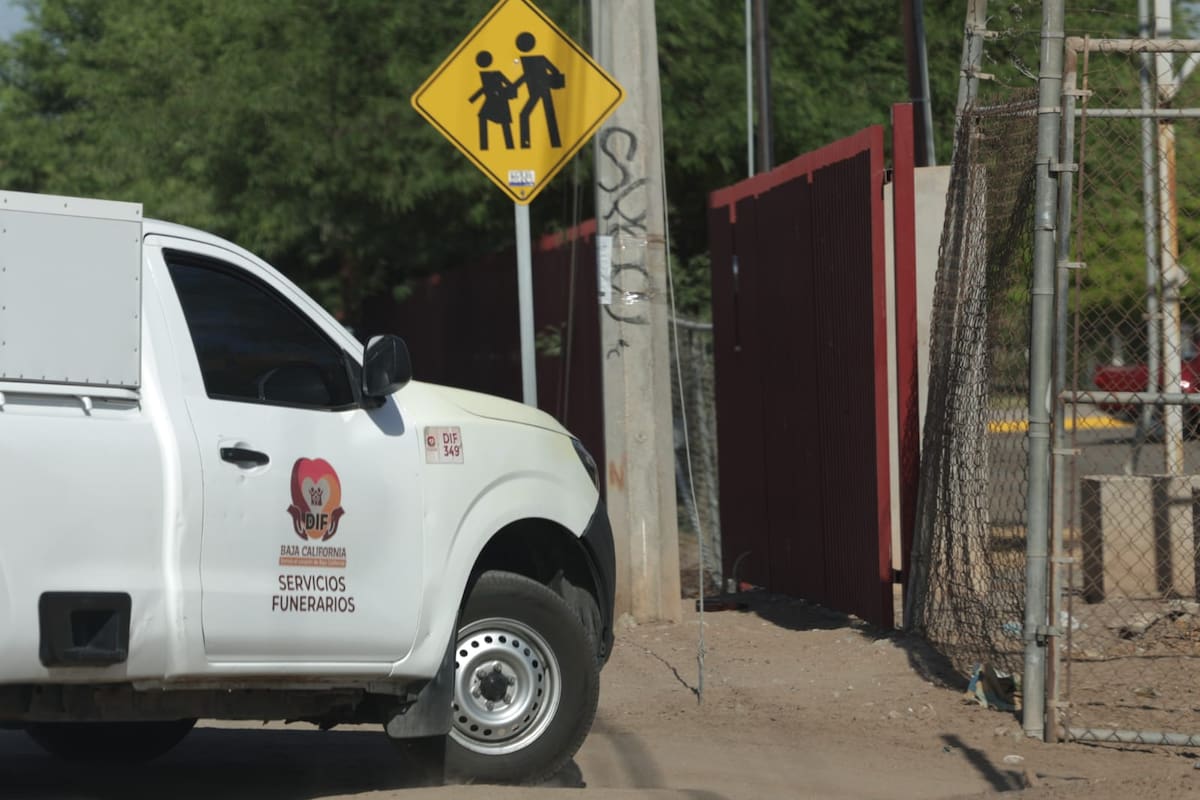 Encuentran persona calcinada dentro de casa móvil