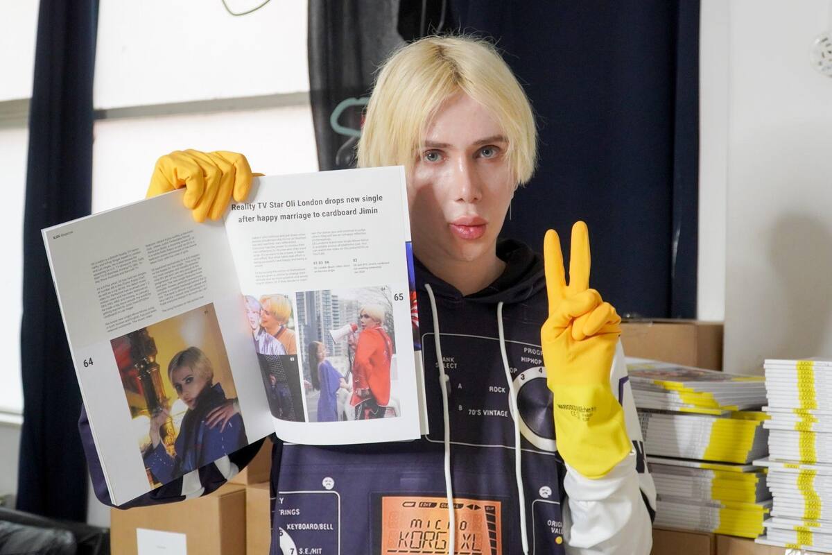 Influencer compra 5 mil revistas de BTS para la cuarentena