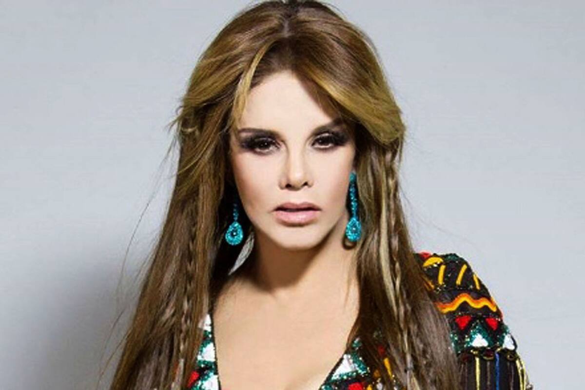 Responde Lucía Méndez a críticas y revela motivo de su falla en playback