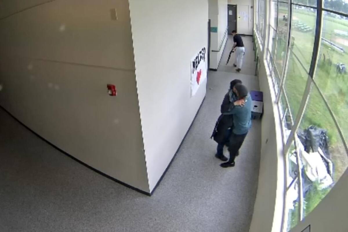 "Le dije que estaba ahí para salvarlo": Entrenador desarma a joven que quería suicidarse