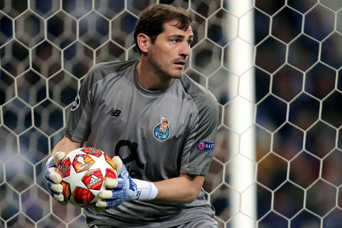 Iker Casillas cuelga los guantes tras 21 años de carrera