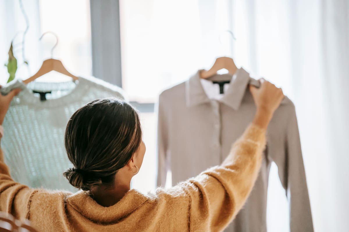 ¿Amas estrenar ropa? Descubre por qué comprar algo nuevo puede llevarte a gastar más sin darte cuenta | Foto: pexels