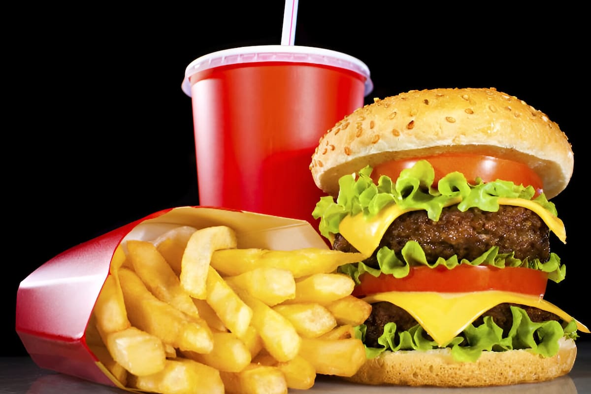 6 motivos para reducir el consumo de comida chatarra y mejorar tu salud