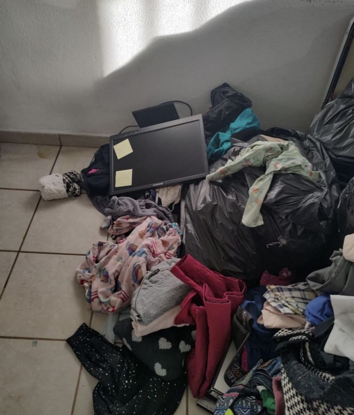 El centro comunitario “Va por ellos Hermosillo” sufrió un robo en el que se llevaron alimentos y utensilios destinados a niños, escuelas y familias foráneas con pacientes en hospitales.