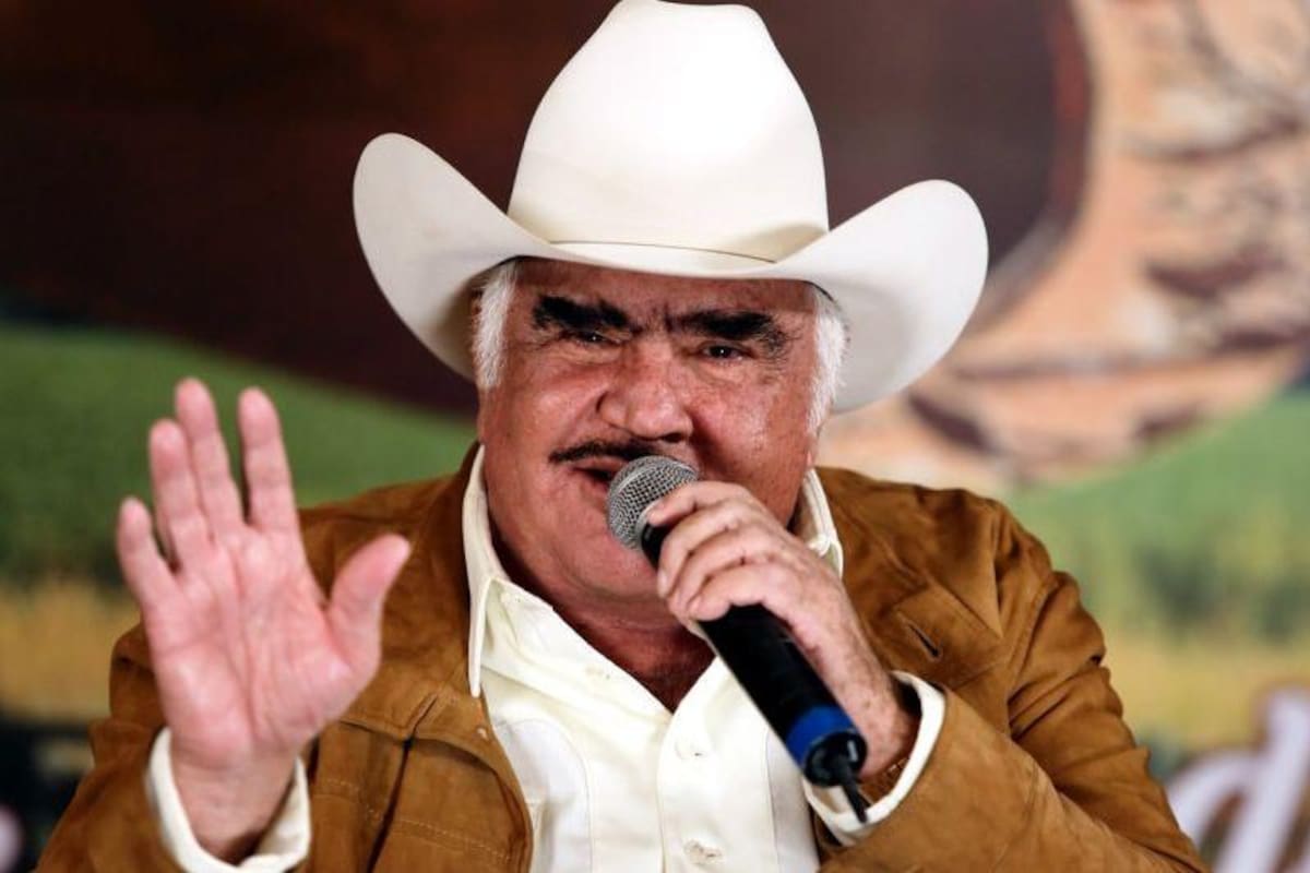 Vicente Fernández: infiel pero discreto, ranchero pero no macho