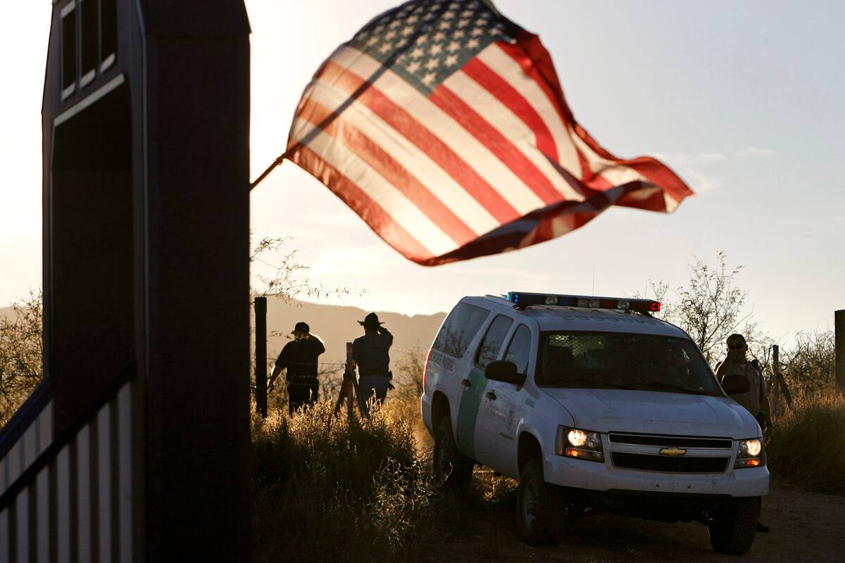 Fue a visitar a su familia y lo detuvieron por error tras confundirlo con migrante mexicano; permaneció 10 días bajo custodia siendo estadounidense