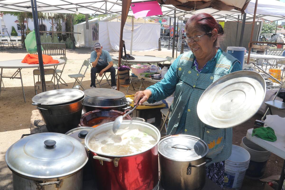 La falta de comedores, refrigeradores o microondas en los centros de trabajo obliga a las personas a buscar alternativas inmediatas en los alrededores.
