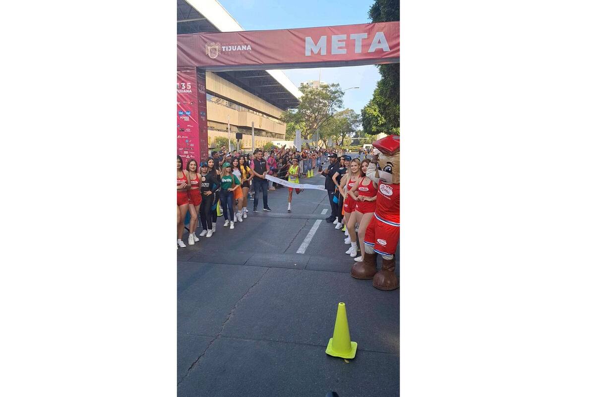 Patricio Castillo gana el Medio Maratón Internacional de Tijuana