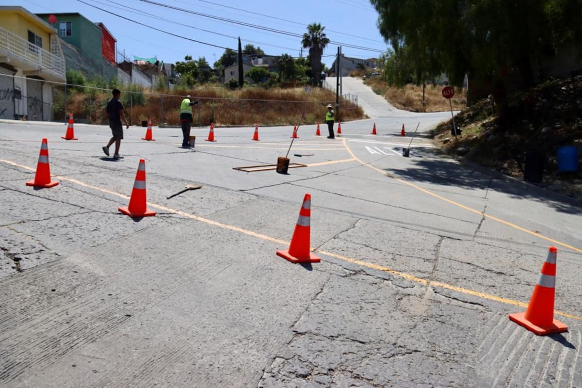 Rehabilitan vialidades en delegaciones La Mesa y Centro