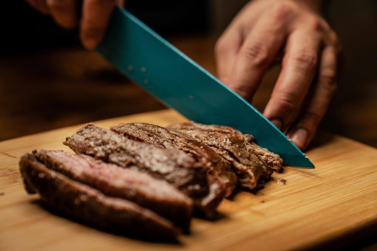 Cómo cocinar un bistec jugoso: consejos prácticos para lograr la carne perfecta