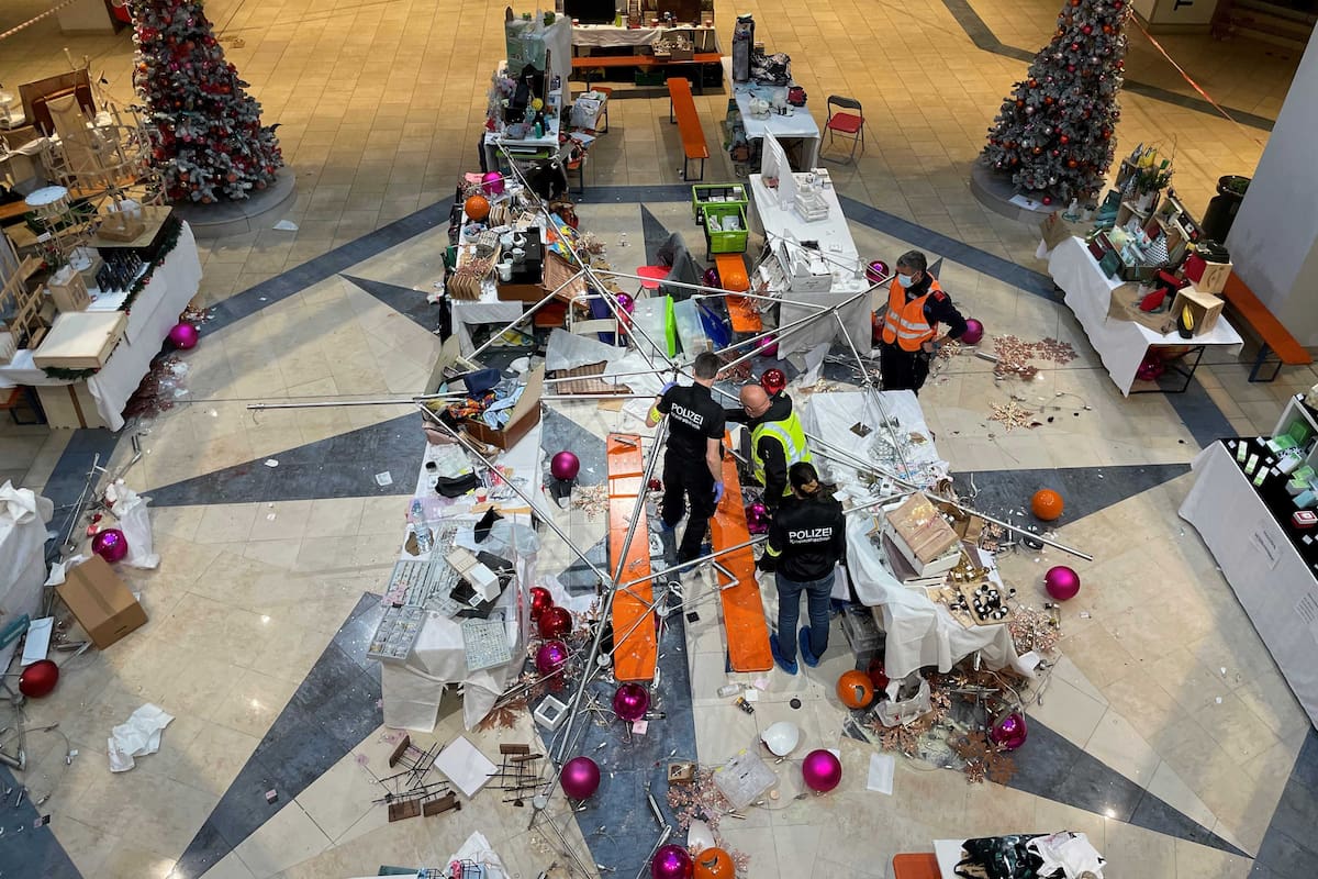 En Suiza, caen decoraciones navideñas en centro comercial y hieren a seis personas