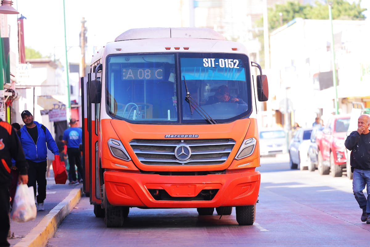 Sancionan a choferes del transporte urbano de Hermosillo por grabar videos para redes mientras conducían