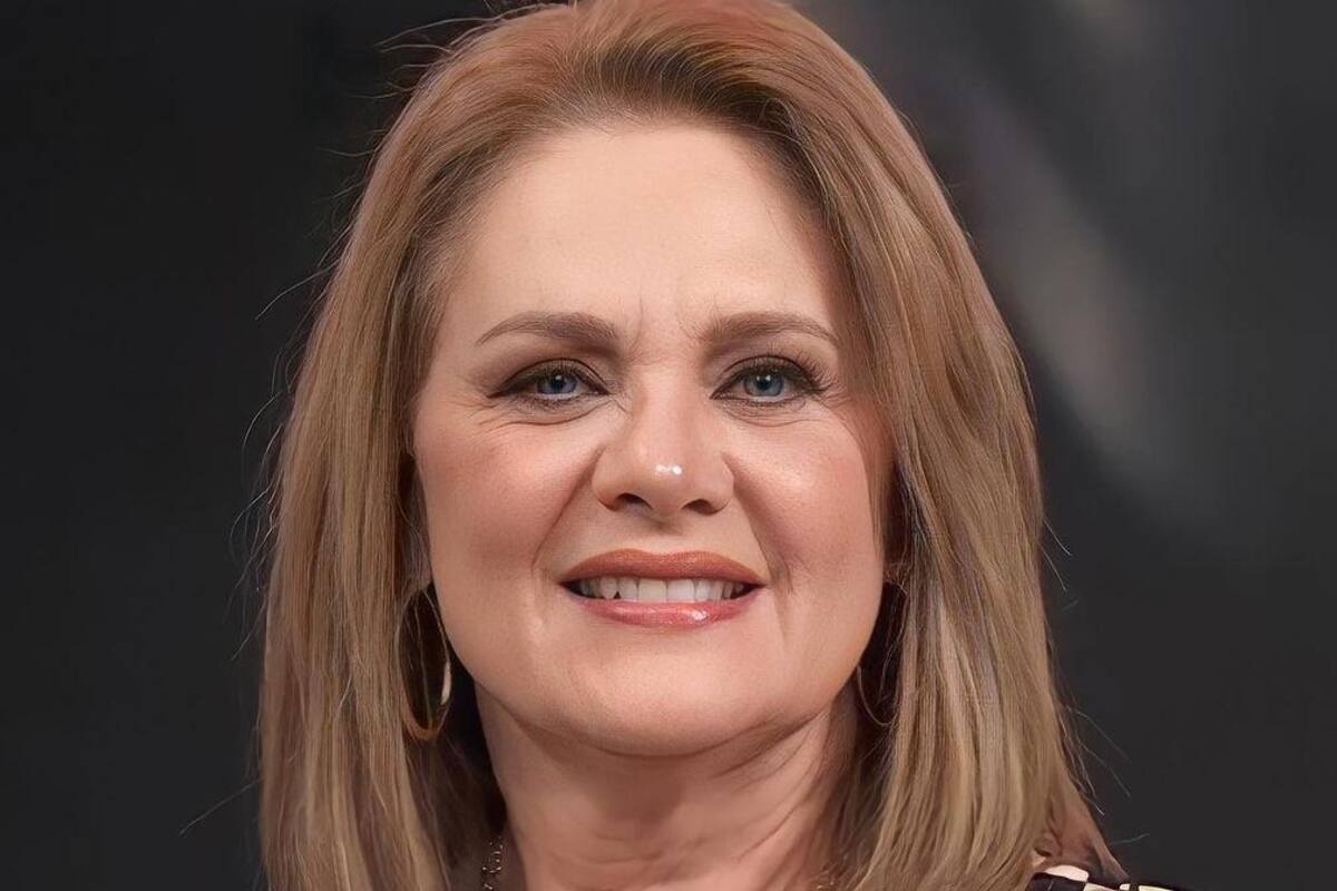 Erika Buenfil comparte su antes y después en bikini