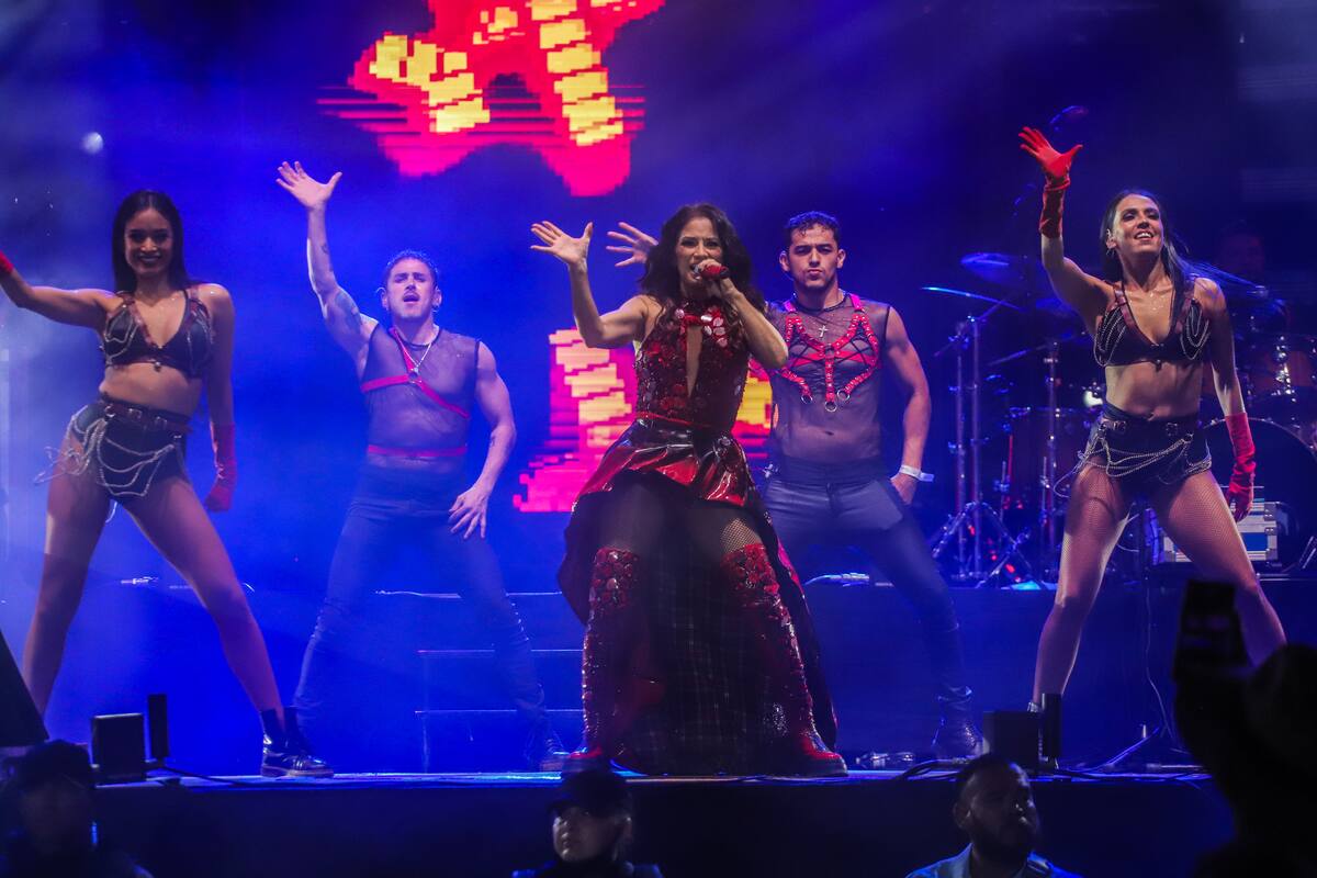 Sentidos Opuestos se adapta a las nuevas tendencias de la música