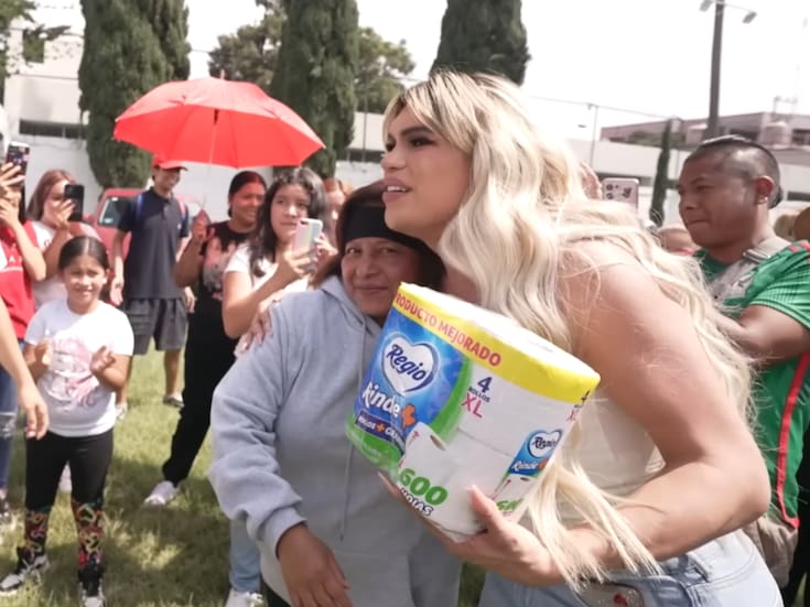 Wendy Guevara y Yulay adelantan navidad con cientos de despensas