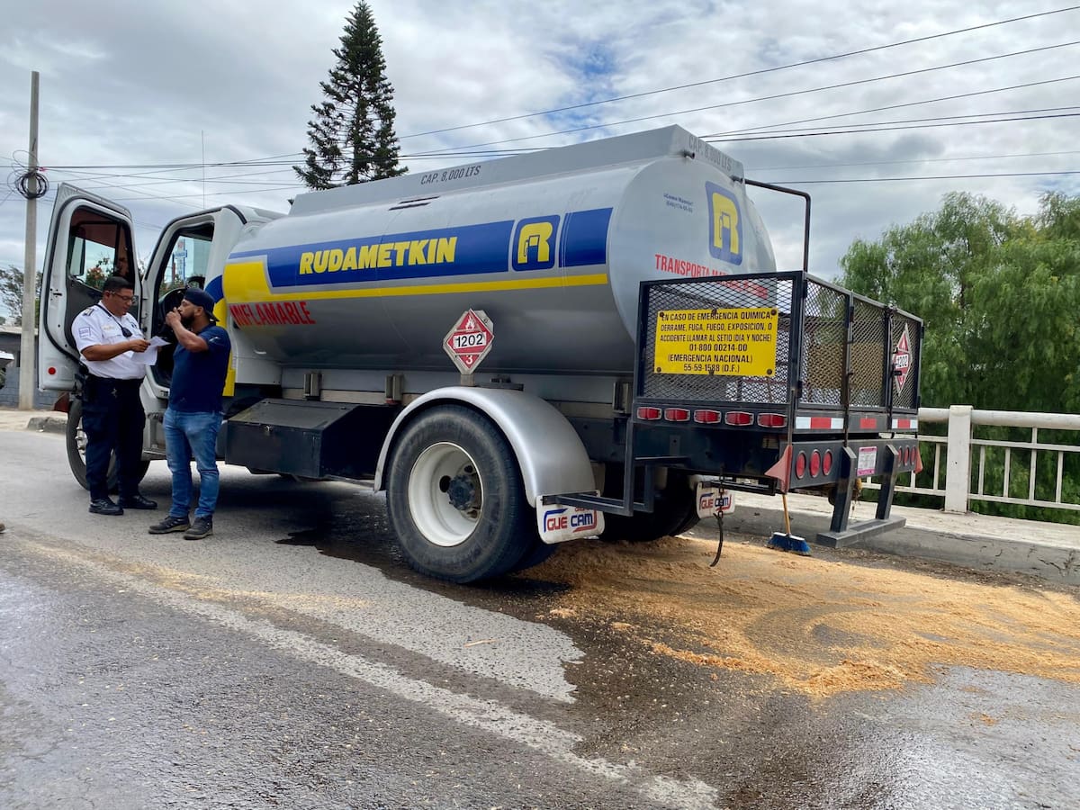 Buscan involucrar a las autoridades, con el objetivo de establecer revisiones periódicas y protocolos para las unidades que trasladan materiales peligrosos. Foto: Cortesía