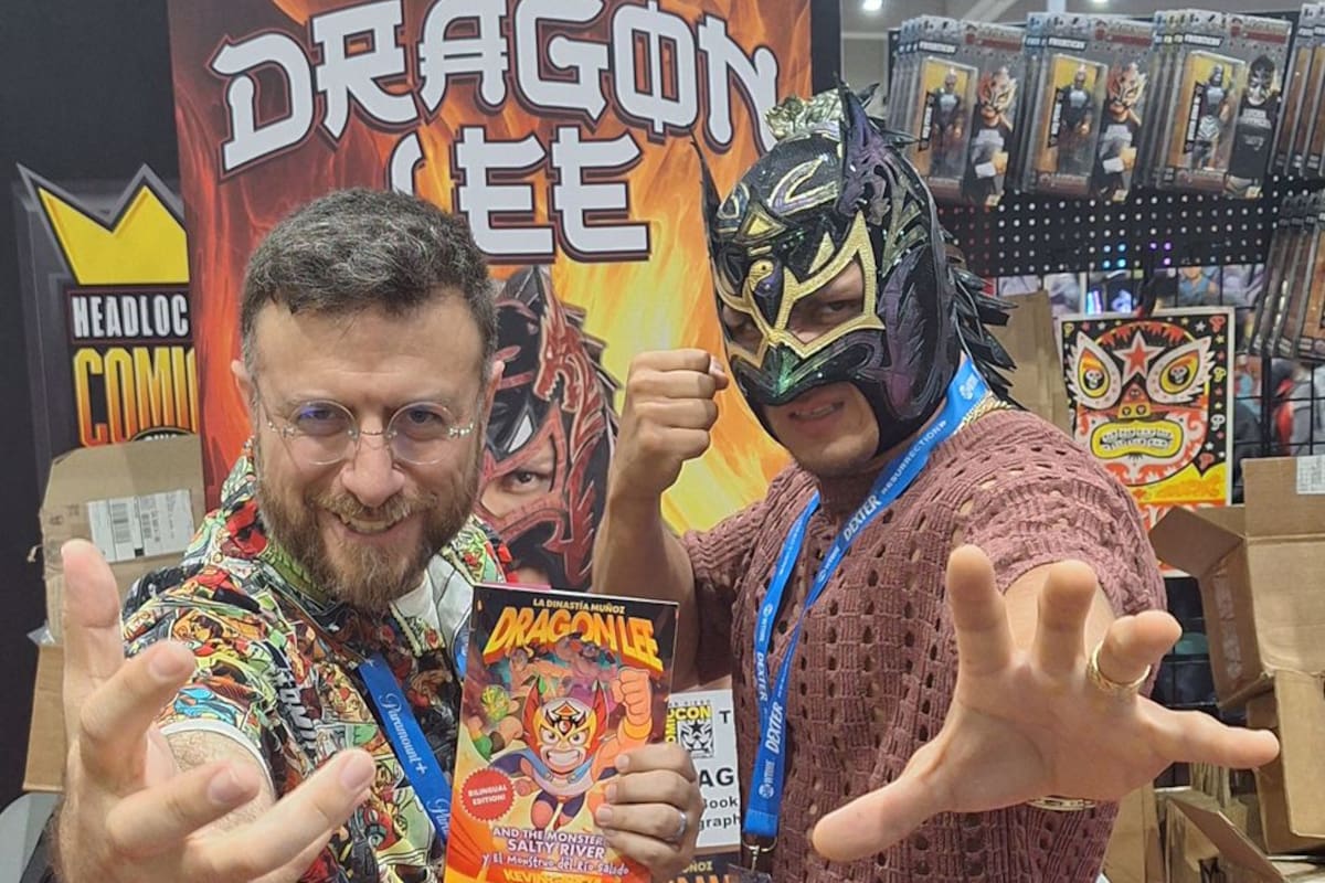 Luchador mexicano de la WWE es el protagonista de un cómic bilingüe