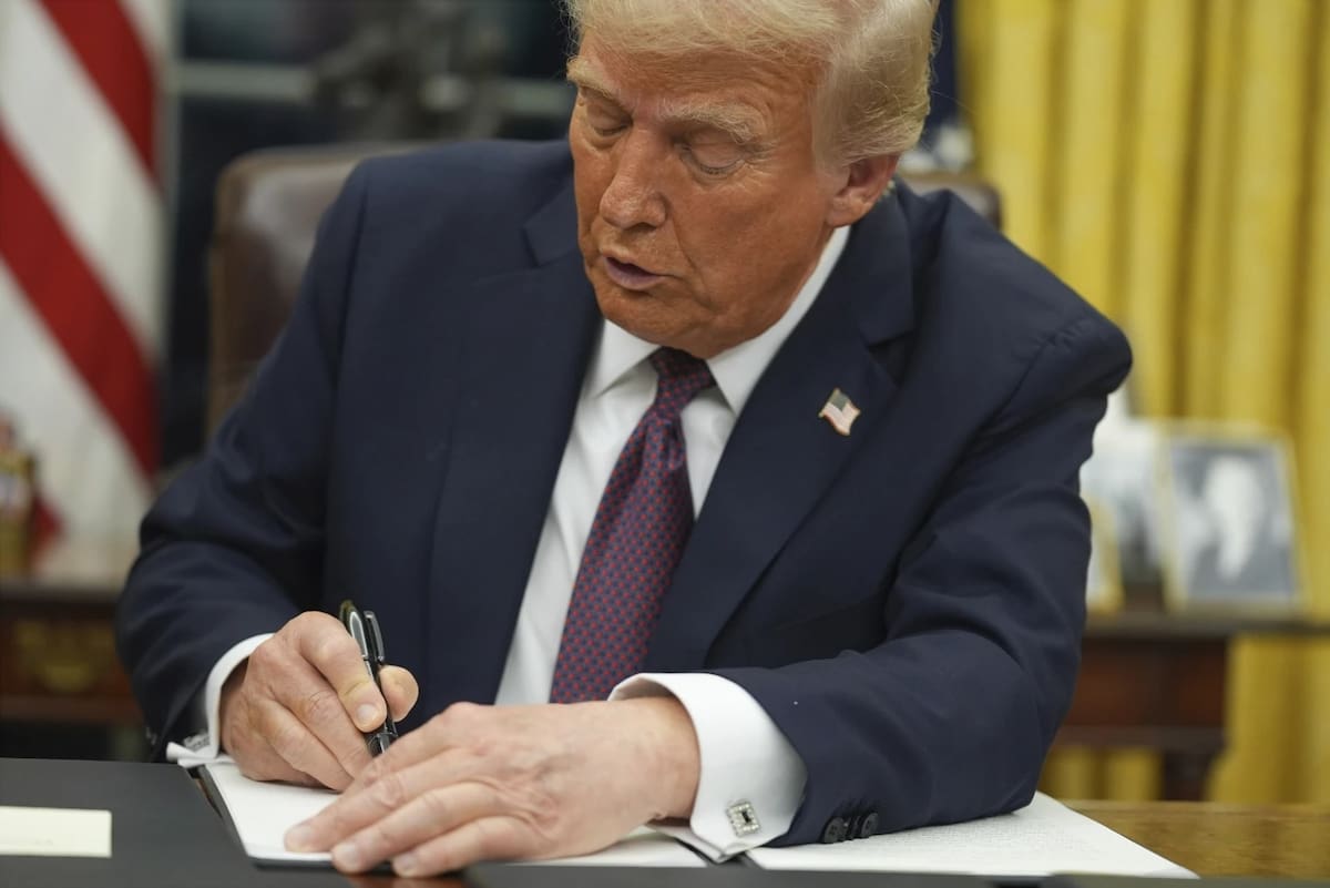 El presidente Donald Trump firmó diversos decretos en su primer día de vuelta en la Casa Blanca. | Crédito: AP