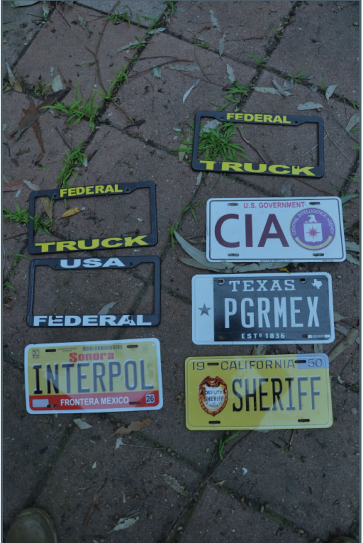 Un hombre admitió haber suplantado a autoridades y poseer armas ilegalmente; incluso siguió operativos reales para interferir en deportaciones, revela Fiscalía Federal de California l Foto: Cortesía