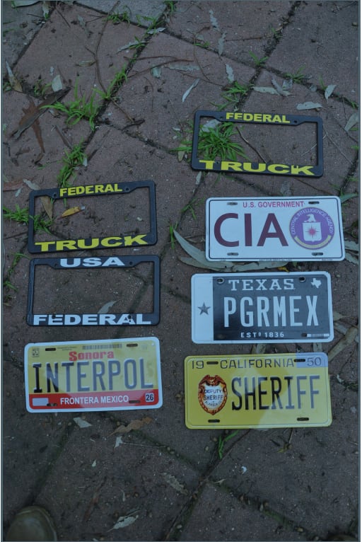 Un hombre admitió haber suplantado a autoridades y poseer armas ilegalmente; incluso siguió operativos reales para interferir en deportaciones, revela Fiscalía Federal de California l Foto: Cortesía