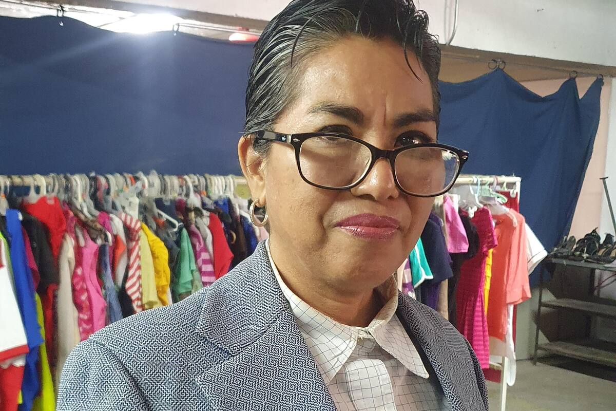 Hermosillo: Elena enseña oficios que ayudan a la economía familiar