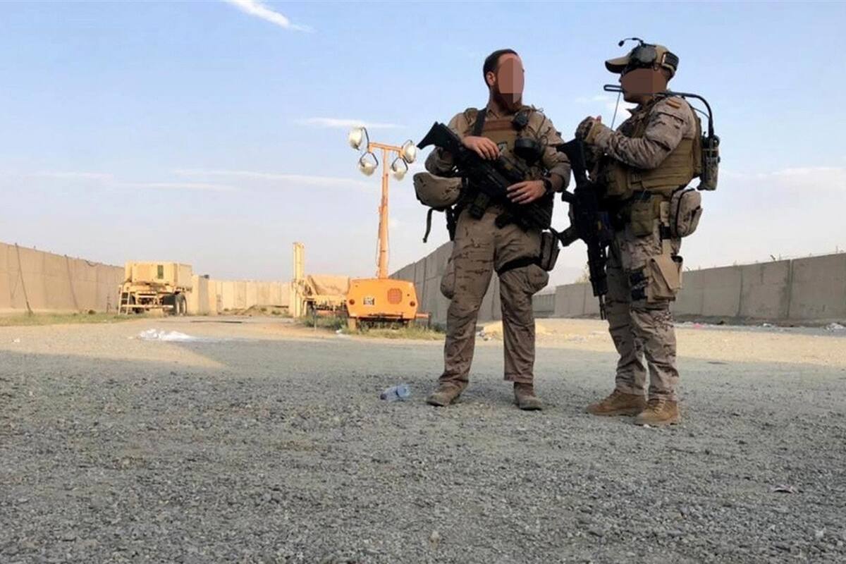 Talibanes prohíben a los afganos ir al aeropuerto en medio de evacuaciones