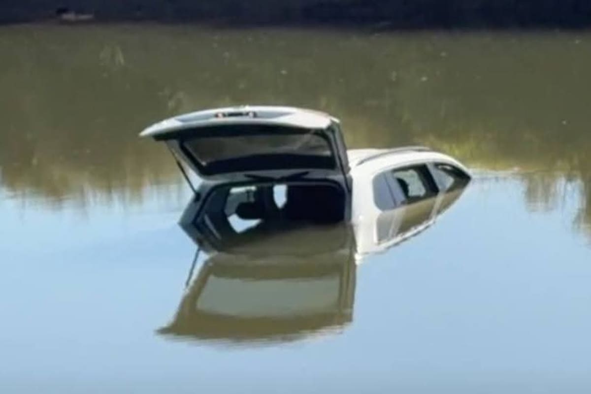 Mujer muere después de que su camioneta cayera a un canal del Valle del Yaqui