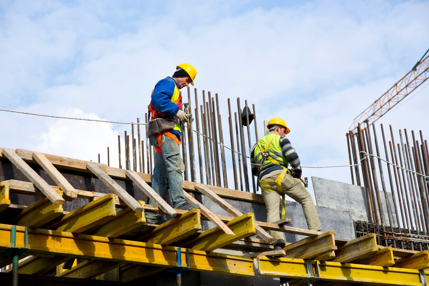 La construcción de centros de datos y nuevas infraestructuras requerirá más electricistas, plomeros y albañiles en los próximos años.