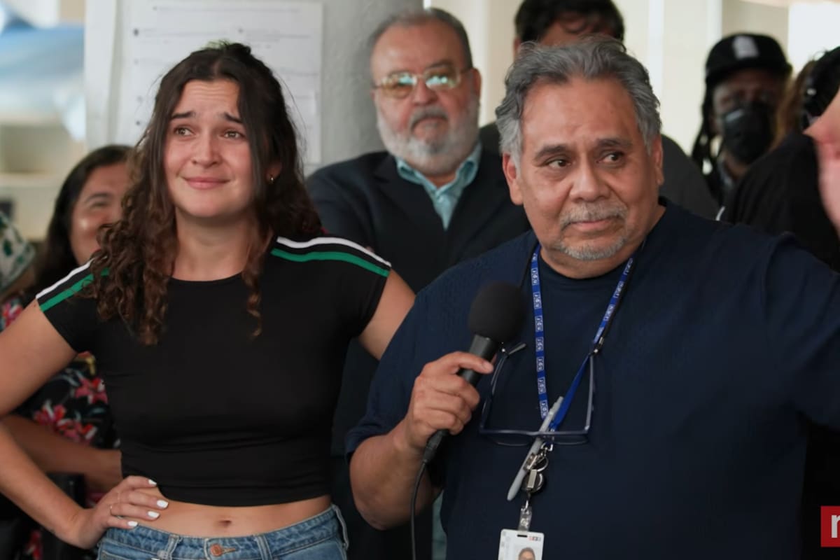 NPR recorta el emotivo discurso de Félix Contreras antes del Tiny Desk de Los Tigres del Norte