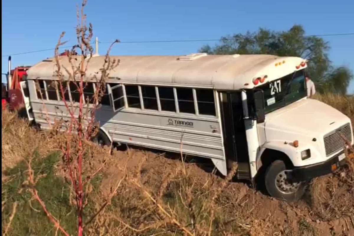 Accidente de camión de personal deja varios lesionados