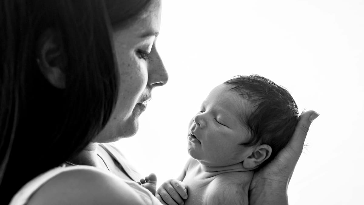 El instinto materno tiene base científica: el embarazo reorganiza redes cerebrales clave para responder a las exigencias diarias de la maternidad y adaptarse al cuidado constante del bebé