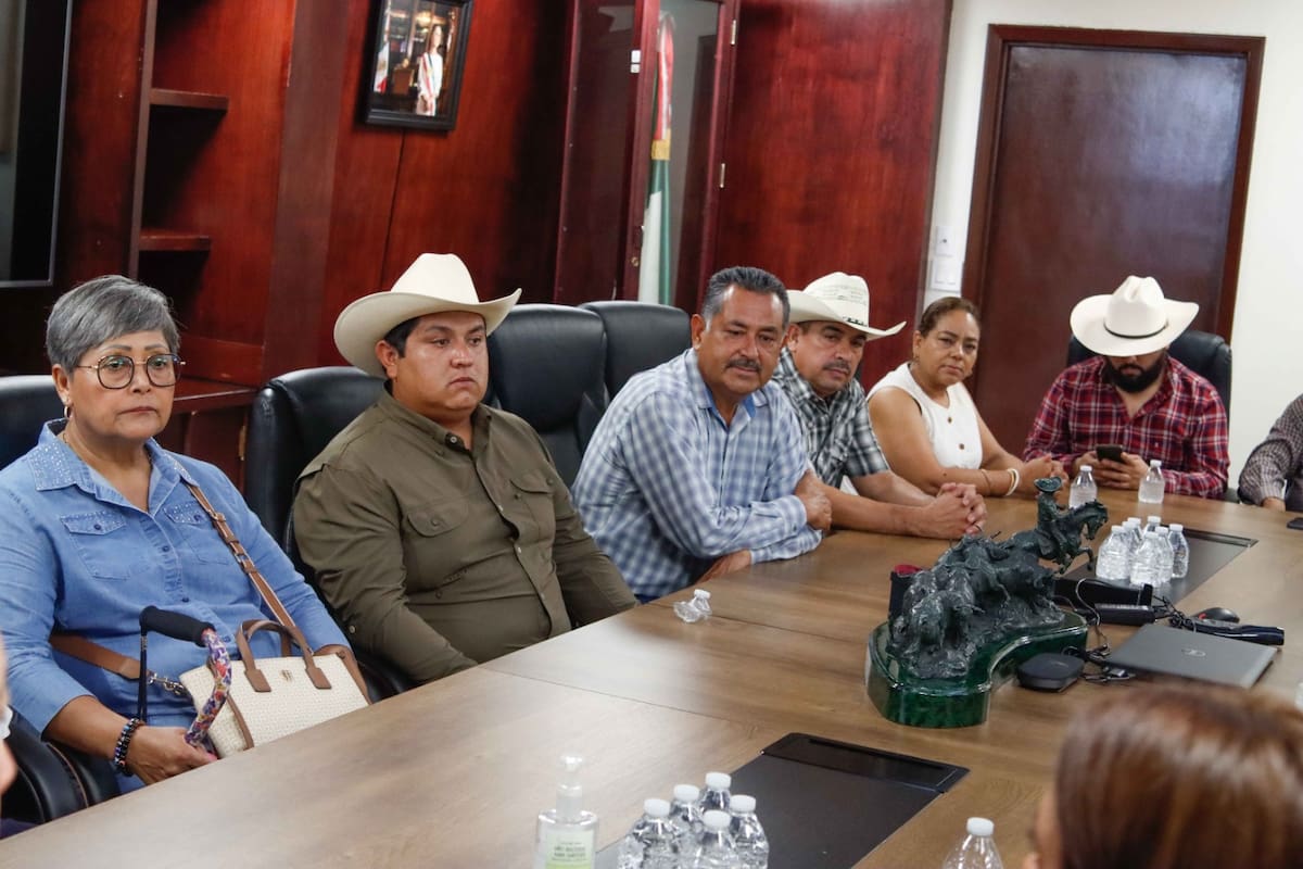Representantes del sector agropecuario participaron en una reunión de trabajo con autoridades estatales para abordar las necesidades y apoyos pendientes para productores de Baja California. Foto: Cortesía