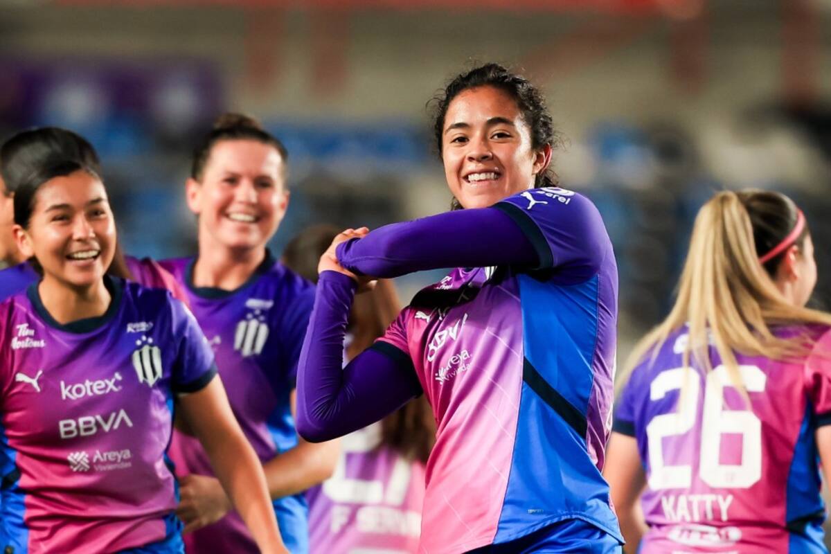Las Rayadas ponen un pie y medio en la final tras golear 0-3 a las Tuzas en semis
