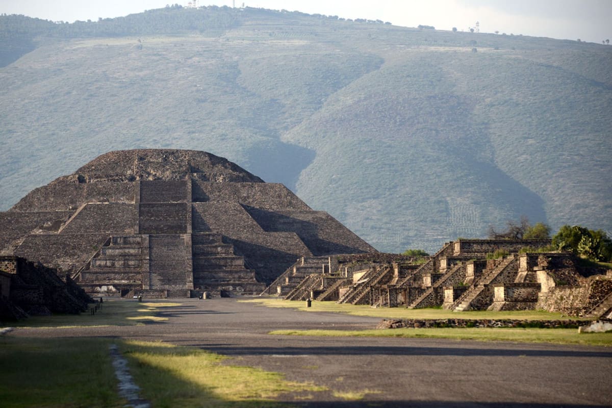 Visitas a Teotihuacán caen 21% en junio con solo 94 mil turistas, su peor cifra desde 2021, debido al temor por la inseguridad y las falsas expectativas del Mundial de Futbol