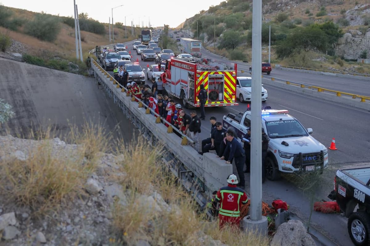 Hombre sin vida fue localizado en el fondo del vertedor de la presa Abelardo L. Rodríguez; cayó accidentalmente del puente del tren