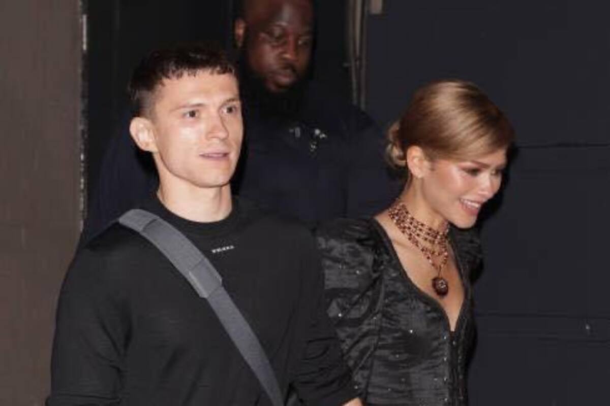 Tom Holland y Zendaya de la mano después del estreno de la obra “Romeo y Julieta”