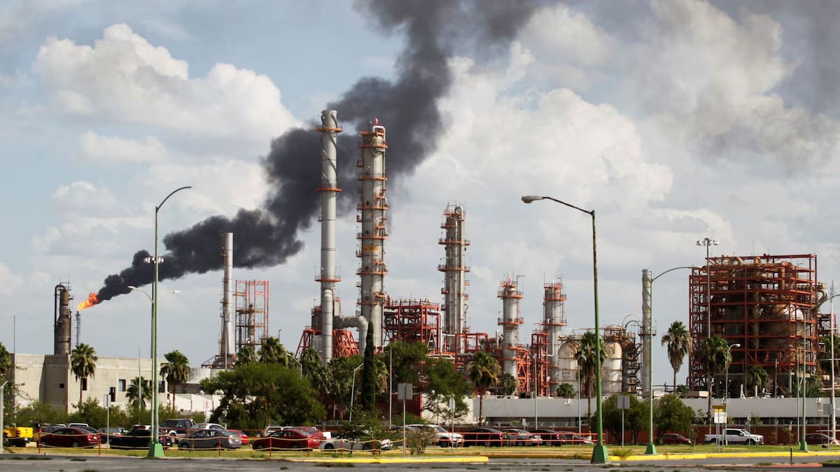 Listados oficiales revelan que ex directivos de empresas públicas reciben pensiones superiores a un millón de pesos mensuales, financiadas con recursos del erario. /Reuters