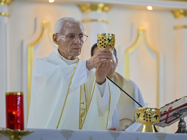 Ofrecen misa por 50 años de ordenación del padre Sergio Jiménez Salazar