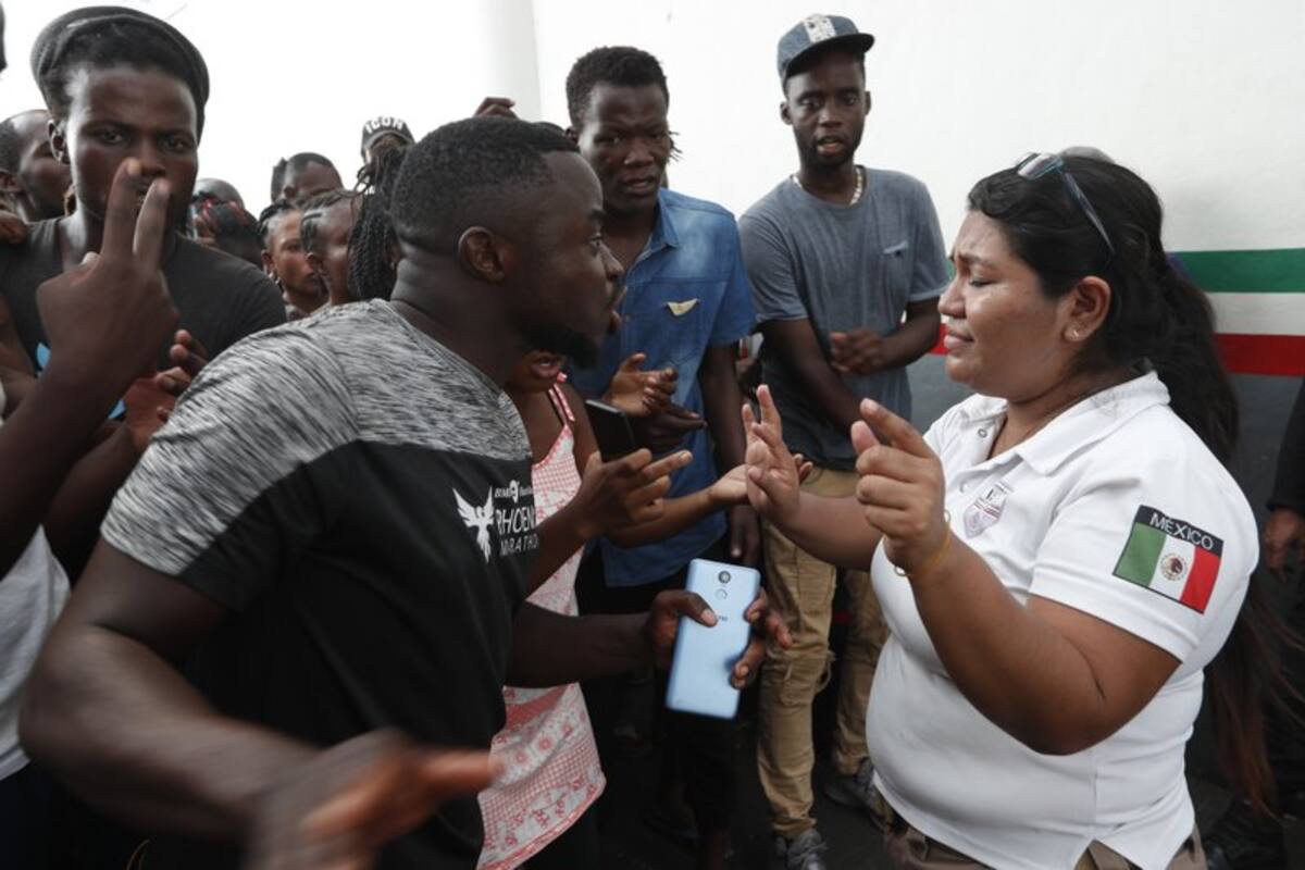 Escapan 90 migrantes cubanos de centro de detención en Chiapas