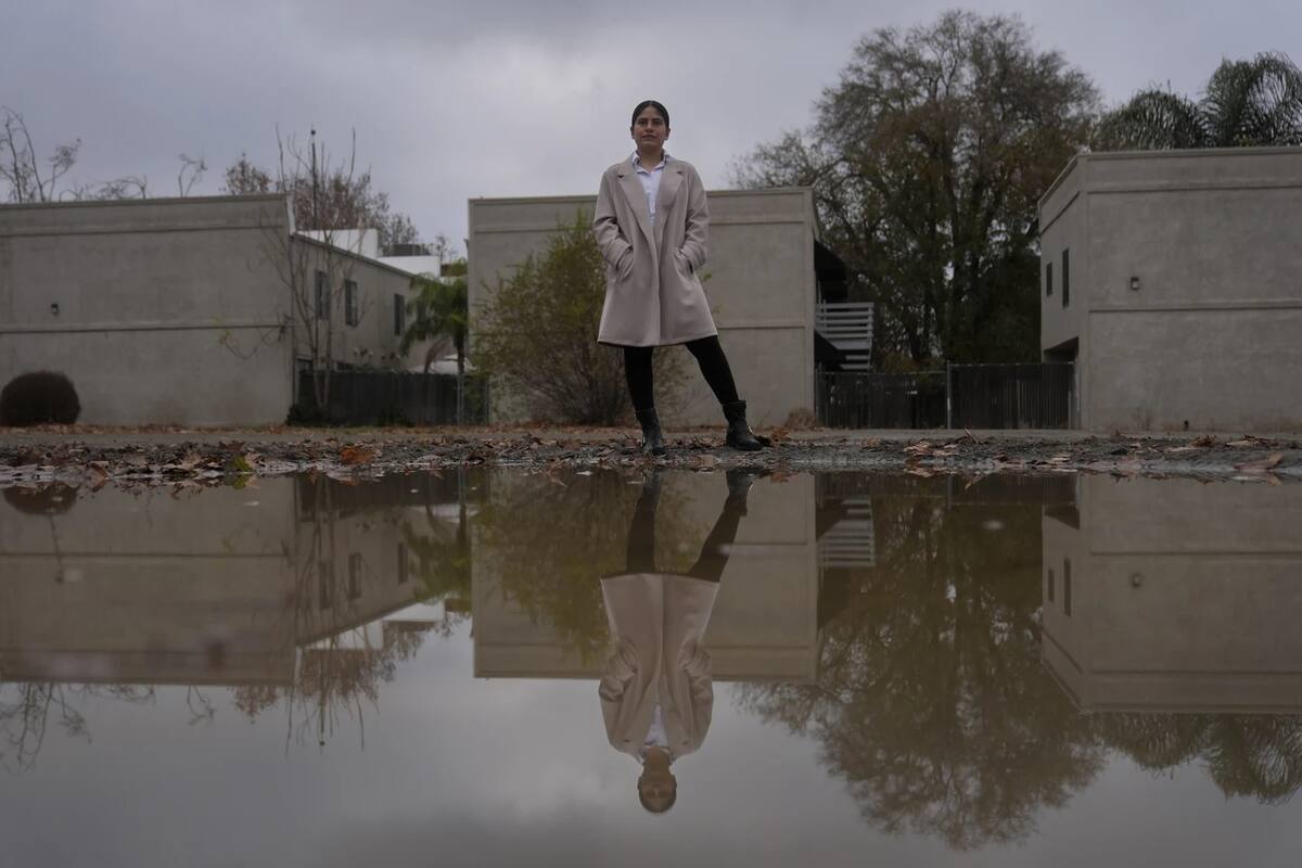 Michel Bérrios, originaria de Nicaragua, decide abandonar EU. | Crédito: AP/Jeff Chiu