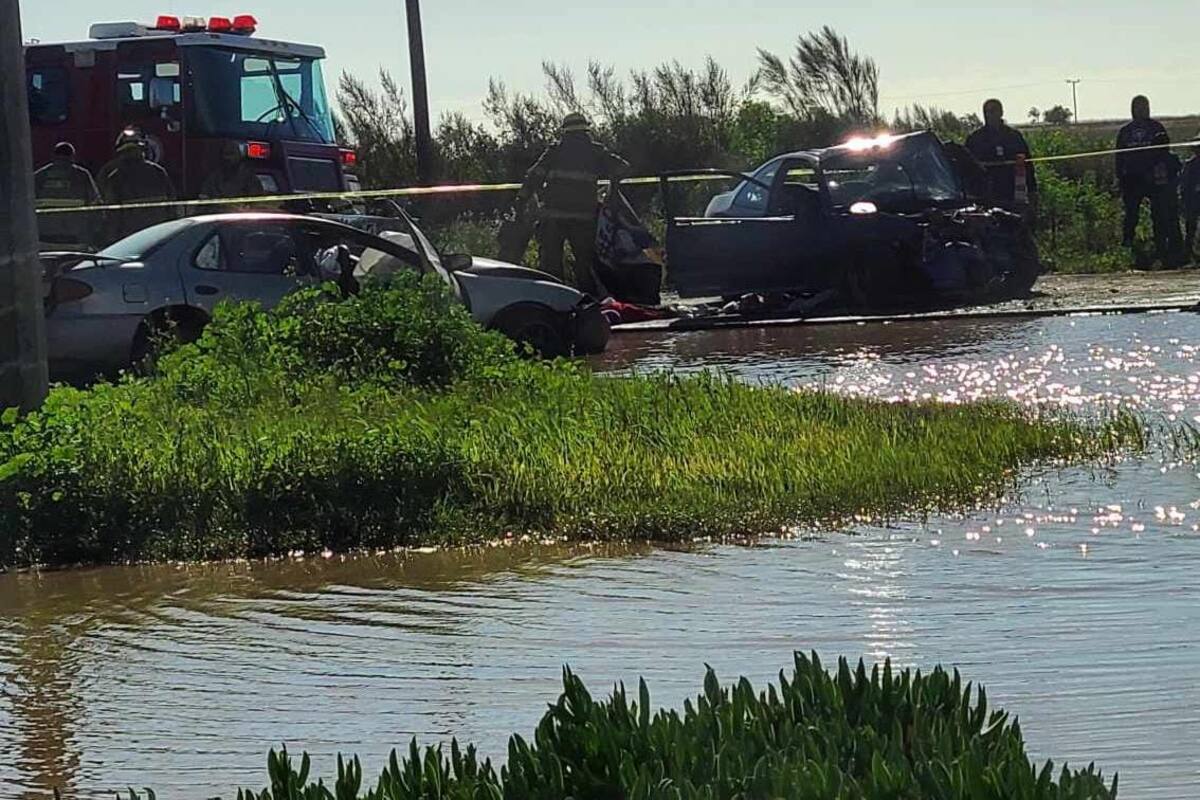 Muere mujer y su hija tras choque frontal en San Quintín