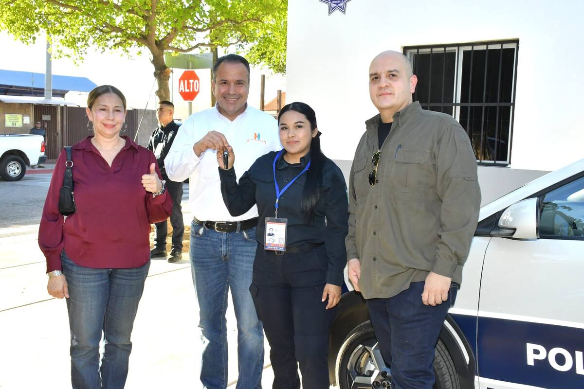 Entrega Astiazarán patrulla a Centro de Respuesta Inmediata de la colonia Staus