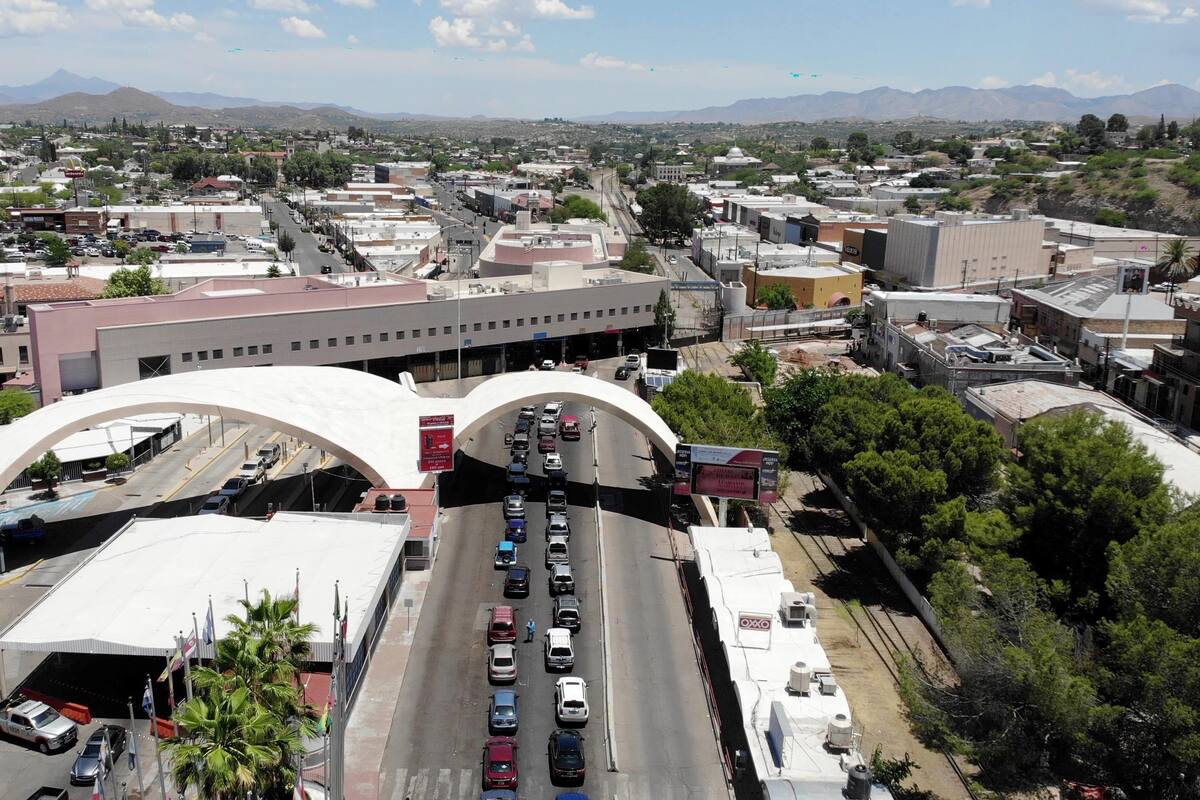 Autoridades de Arizona piden no cruzar a México por garita Dennis DeConcini