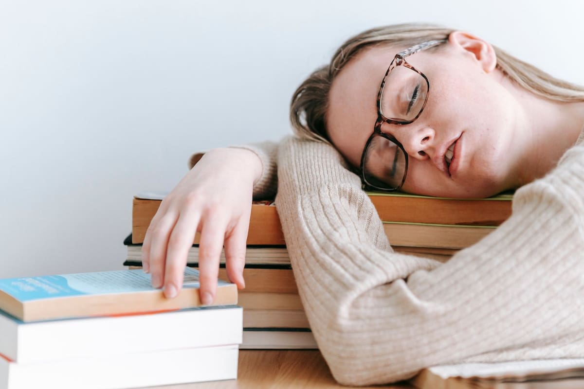 Si dormiste mal, estos hábitos matutinos pueden empeorar tu día