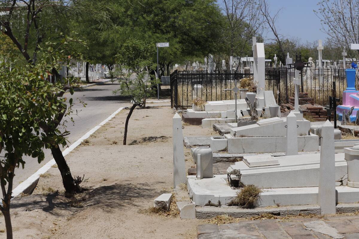 Hermosillo: Esperan a 15 mil visitantes en los panteones por el día de las Madres