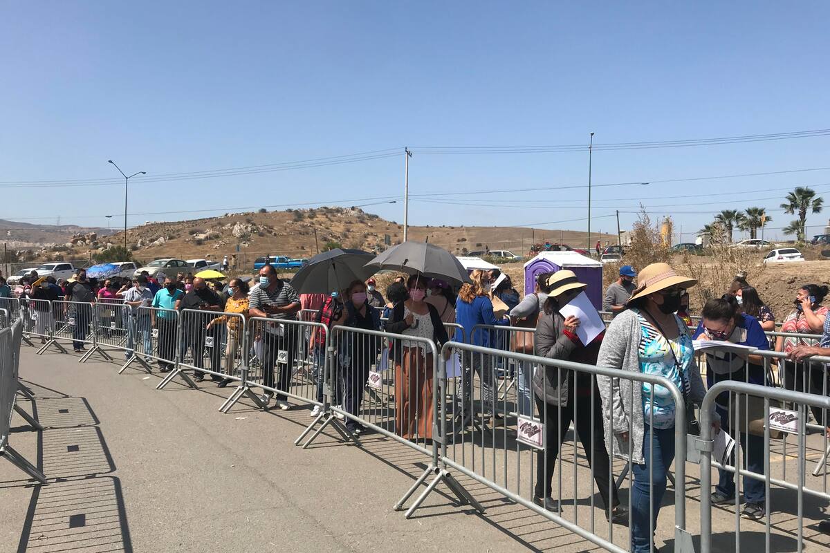 Vacunan en Tijuana a más de 17 mil de 50 a 59 años