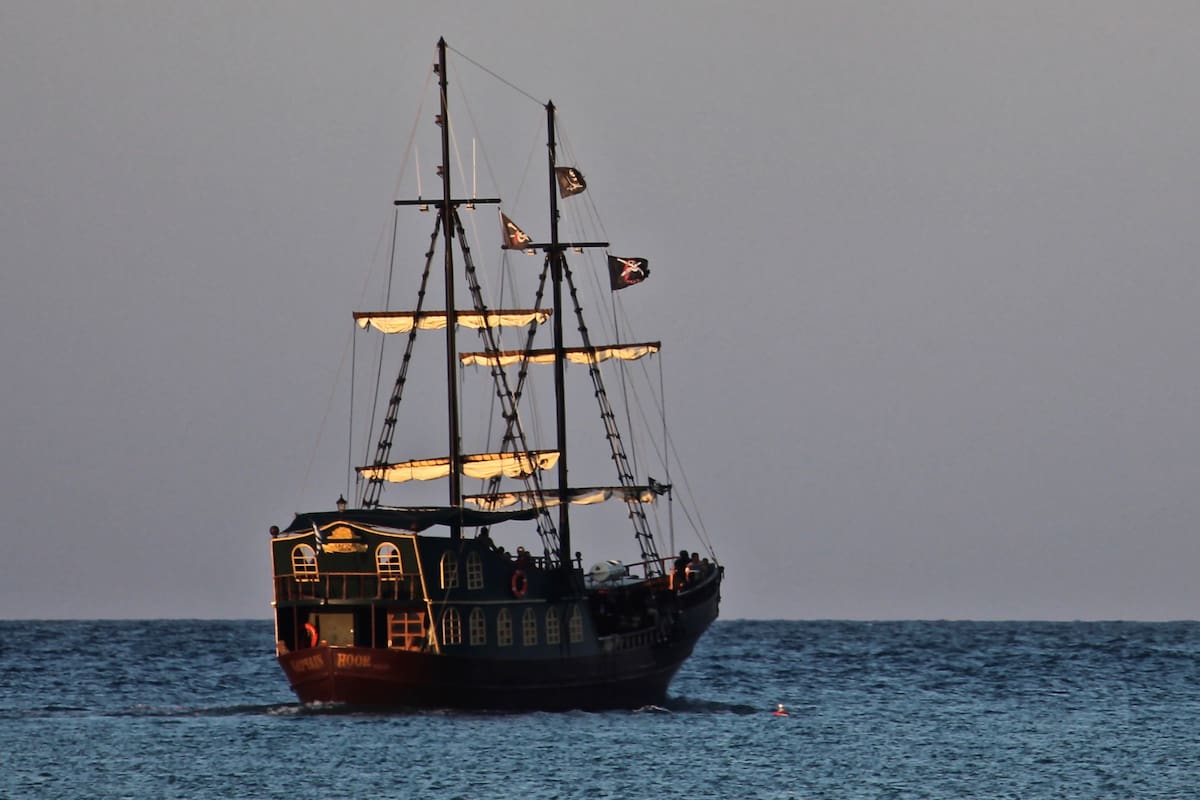 ¿Qué es la Paradoja del barco de Teseo?: un dilema sobre la identidad y el cambio